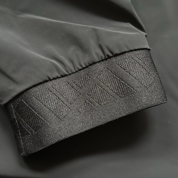 ADIDAS wind breaker for golf. - Picture 3 of 6